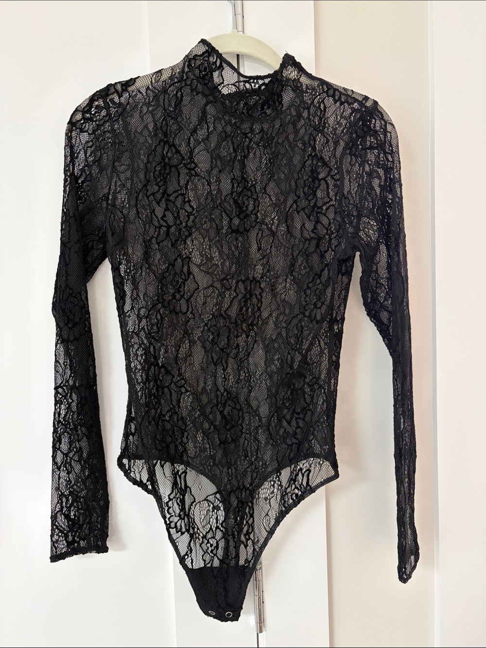 Good American Black Floral Lace Long-Sleeve Bodysuit